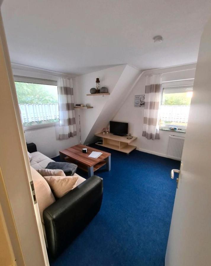 Monteurs-Ferienwohnung Emden Exterior foto