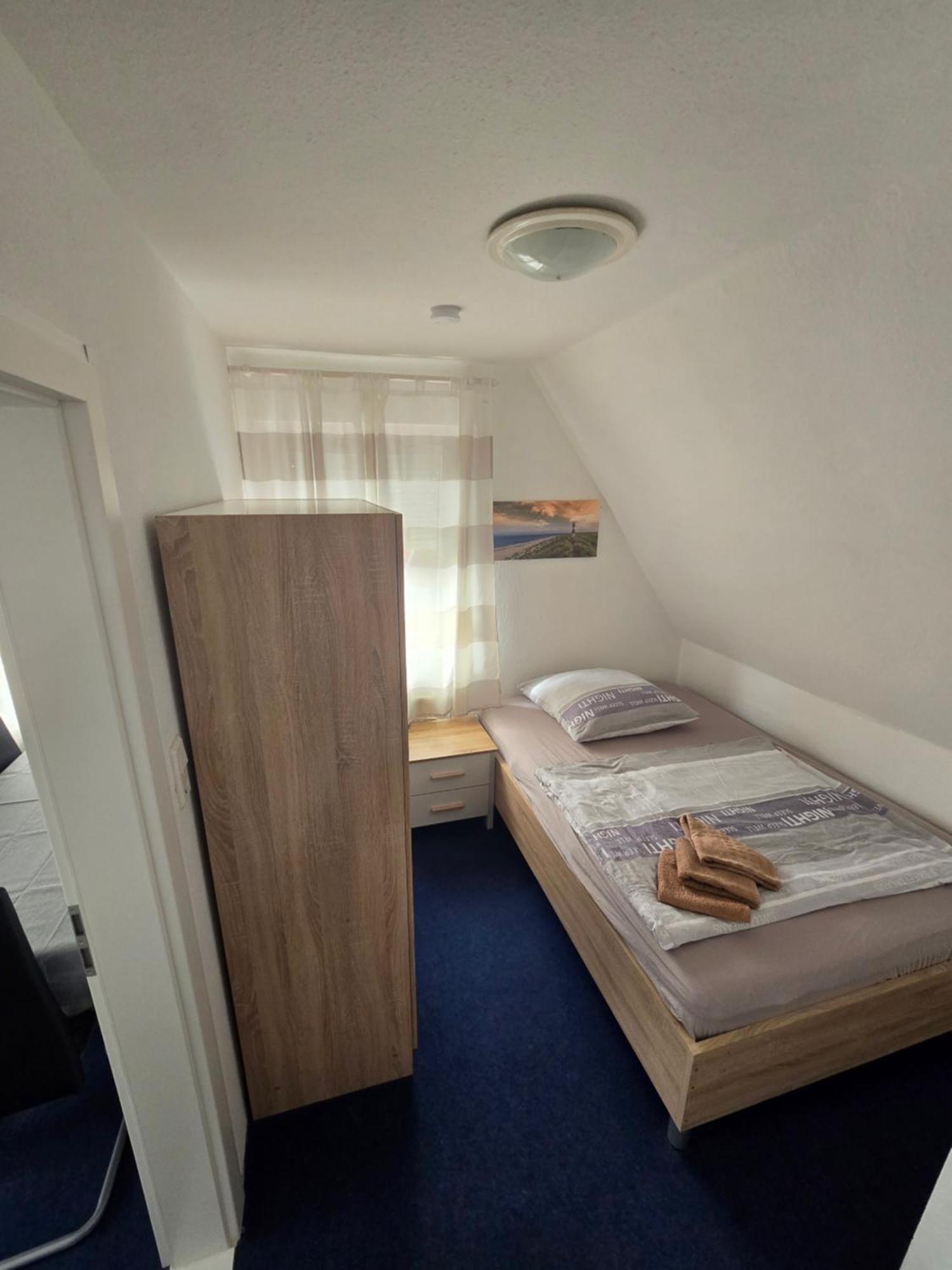 Monteurs-Ferienwohnung Emden Exterior foto